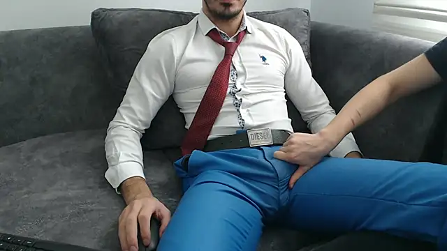 Snapshot of Naughtb0y chatting on December 3, 9:51 am Naughtb0y online show from December 3, 9:51 am