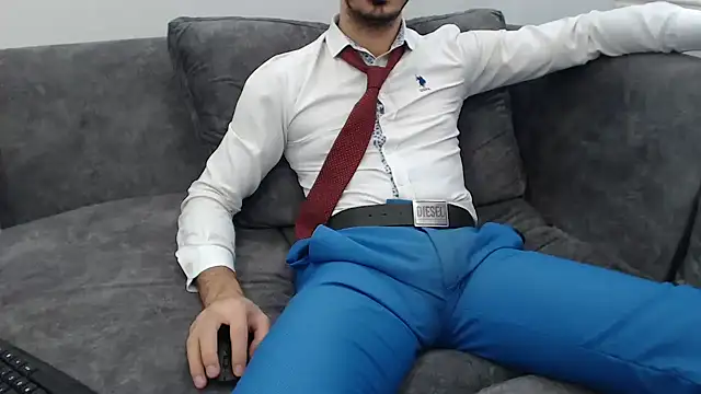 Snapshot of Naughtb0y chatting on December 5, 11:08 am Naughtb0y online show from December 5, 11:08 am