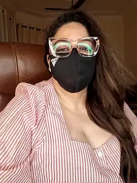 SEXY-Sardarni online show from May 11, 3:07 pm