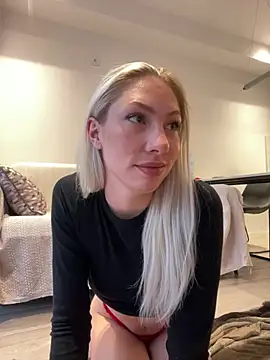 LuisaBecker online show from December 26, 12:59 pm