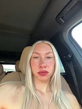 LuisaBecker online show from March 16, 10:55 am