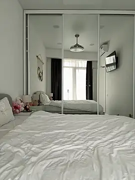 Snapshot of LuisaBecker chatting on June 25, 3:49 pm LuisaBecker online show from June 25, 3:49 pm