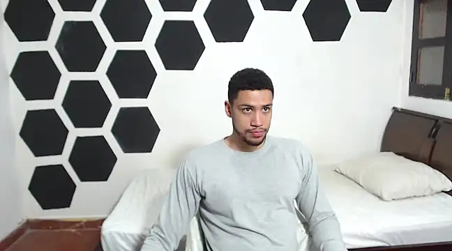 Jhors  Collens online show from January 18, 6:24 am