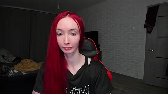 Snapshot of Roxy_Silver chatting on March 8, 3:10 am Roxy Silver online show from March 8, 3:10 am