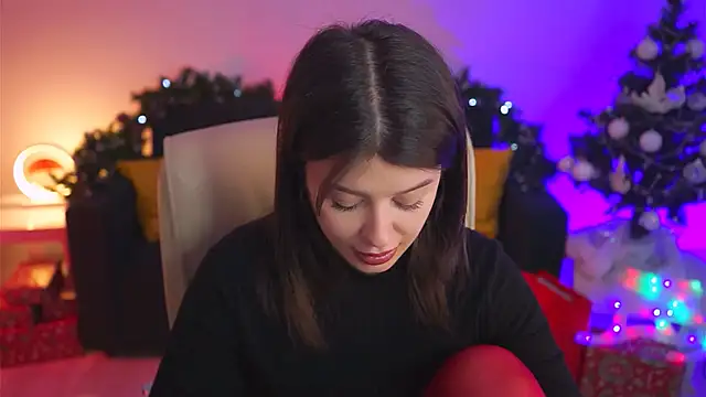 NicoleMun online show from December 8, 7:26 am