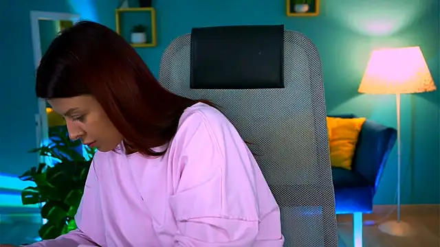 NicoleMun online show from February 13, 12:45 pm