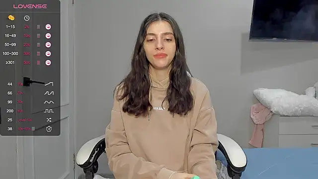 Snapshot of broosnica1 chatting on February 2, 8:35 am broosnica1 online show from February 2, 8:35 am