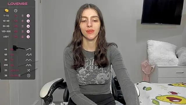 Snapshot of broosnica1 chatting on February 8, 9:23 am broosnica1 online show from February 8, 9:23 am