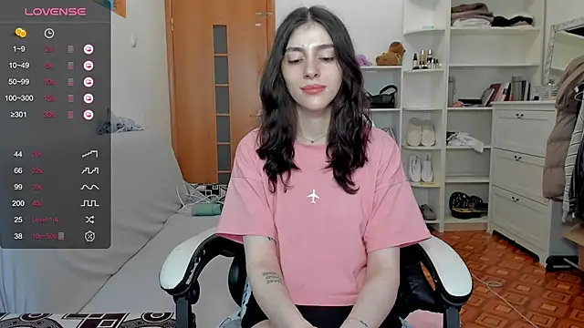 broosnica1 online show from April 30, 7:58 am