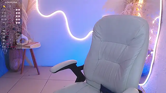 ViolettaHotLatin  online show from November 26, 12:39 pm