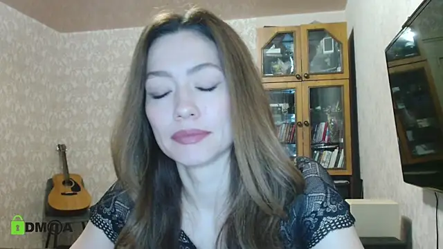 Snapshot of alicia_spicy chatting on December 6, 3:19 am alicia spicy online show from December 6, 3:19 am