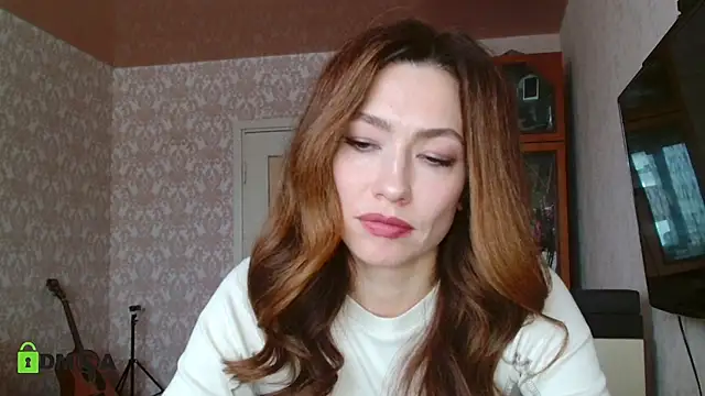 Snapshot of alicia_spicy chatting on December 24, 6:44 am alicia spicy online show from December 24, 6:44 am
