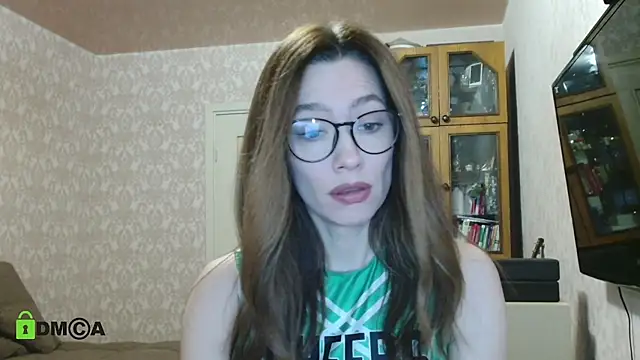 Snapshot of alicia_spicy chatting on January 22, 3:52 am alicia spicy online show from January 22, 3:52 am
