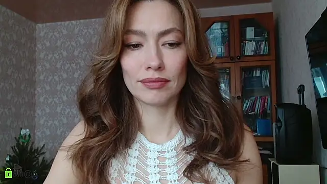 Snapshot of alicia_spicy chatting on January 8, 8:16 am alicia spicy online show from January 8, 8:16 am