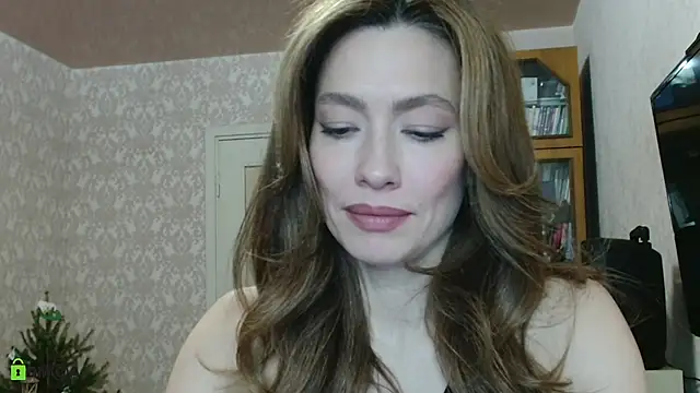 Snapshot of alicia_spicy chatting on January 12, 4:07 am alicia spicy online show from January 12, 4:07 am