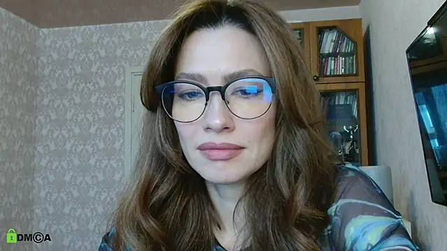 Snapshot of alicia_spicy chatting on February 6, 5:01 am alicia spicy online show from February 6, 5:01 am