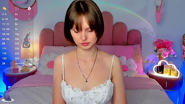 Snapshot of MaryLew chatting on October 5, 5:28 am MaryLew online show from October 5, 5:28 am