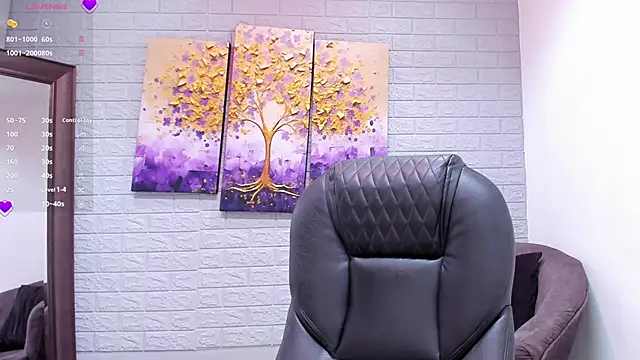  AlejaCruz  online show from May 12, 6:27 pm