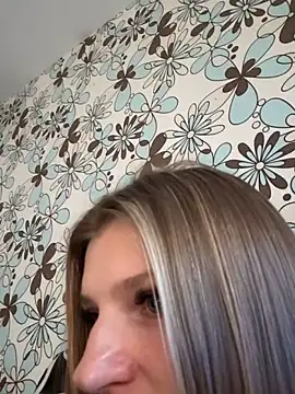 adel secret online show from October 23, 9:30 am