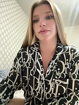 adel secret online show from July 12, 8:11 pm