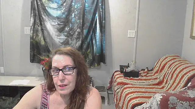 Snapshot of Ireallysquirt chatting on May 29, 4:43 am Ireallysquirt online show from May 29, 4:43 am