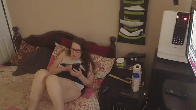 Snapshot of Ireallysquirt chatting on July 21, 3:09 am Ireallysquirt online show from July 21, 3:09 am