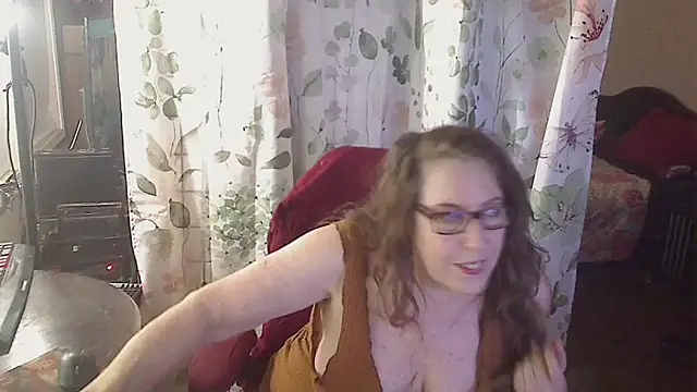 Snapshot of Ireallysquirt chatting on August 4, 5:10 am Ireallysquirt online show from August 4, 5:10 am