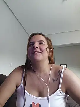 Snapshot of Bruninha_Hot10 chatting on June 18, 7:07 pm Bruninha Hot10 online show from June 18, 7:07 pm