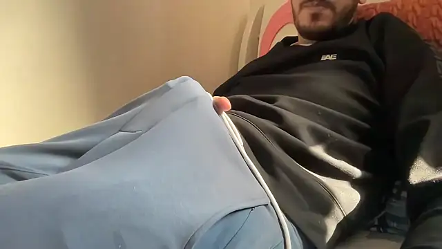 Snapshot of Mooka69 chatting on December 18, 11:45 am Mooka69 online show from December 18, 11:45 am