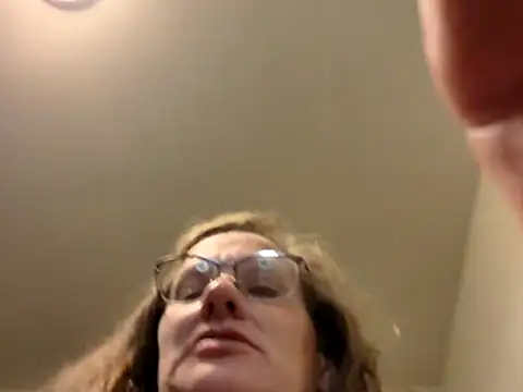 Snapshot of ChileVerde12 chatting on May 17, 7:17 am ChileVerde12 online show from May 17, 7:17 am