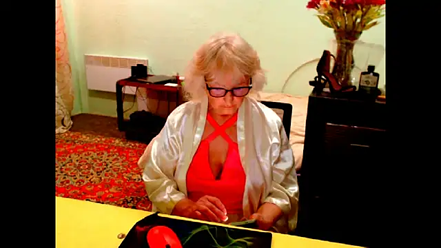 Snapshot of Natali7634 chatting on May 7, 9:25 am Natali7634 online show from May 7, 9:25 am