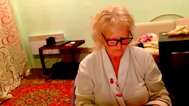 Snapshot of Natali7634 chatting on June 2, 8:11 pm Natali7634 online show from June 2, 8:11 pm