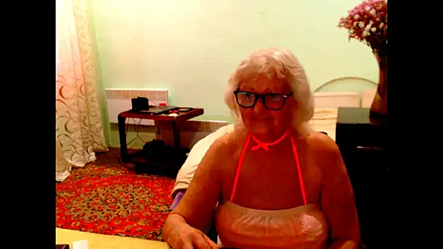 Snapshot of Natali7634 chatting on June 12, 5:28 am Natali7634 online show from June 12, 5:28 am