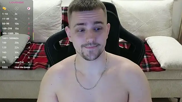 Larstar01 online show from February 5, 11:31 pm