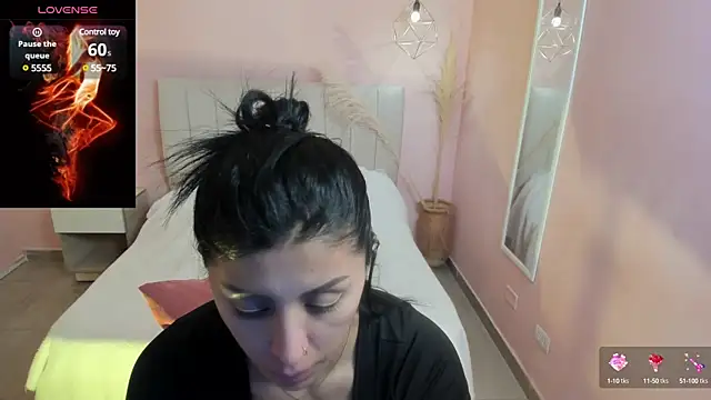 Snapshot of tiffani__love chatting on January 11, 1:32 pm tiffani  love online show from January 11, 1:32 pm