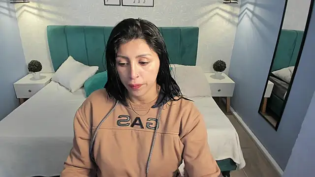 Snapshot of tiffani__love chatting on February 22, 1:35 pm tiffani  love online show from February 22, 1:35 pm