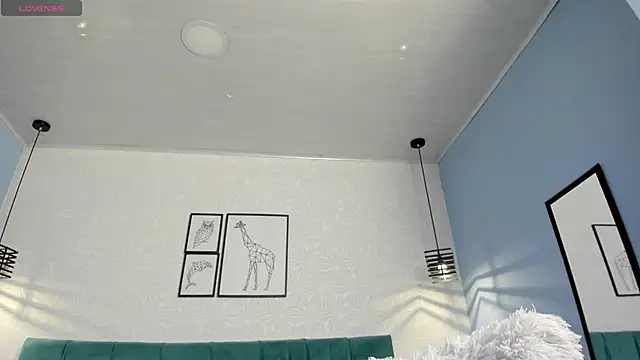 Snapshot of tiffani__love chatting on February 24, 6:26 pm tiffani  love online show from February 24, 6:26 pm