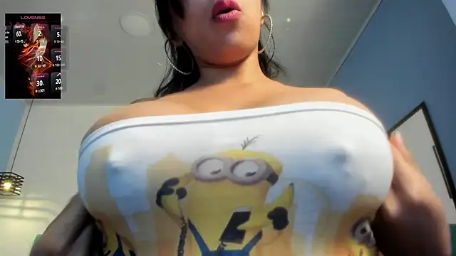 Snapshot of tiffani__love chatting on February 26, 3:41 pm tiffani  love online show from February 26, 3:41 pm