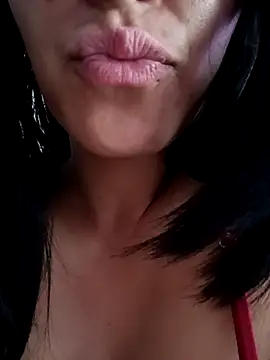 Snapshot of tiffani__love chatting on October 9, 8:18 pm tiffani  love online show from October 9, 8:18 pm