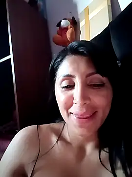 Snapshot of tiffani__love chatting on October 20, 10:21 pm tiffani  love online show from October 20, 10:21 pm