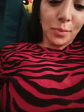 tiffani  love online show from May 25, 6:47 pm