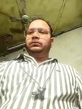 DeepakXxxR86 online show from February 21, 2:29 pm