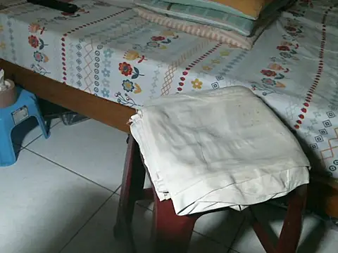 Snapshot of triangle0623 chatting on September 19, 10:49 am triangle0623 online show from September 19, 10:49 am