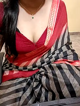 Snapshot of Nithya_05 chatting on October 10, 6:18 pm Nithya 05 online show from October 10, 6:18 pm
