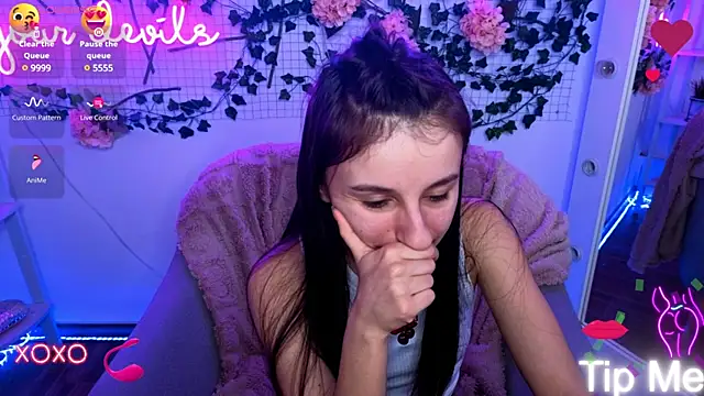 Snapshot of _Nika_Kik chatting on January 21, 6:02 pm Nika Kik online show from January 21, 6:02 pm