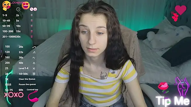 Snapshot of _Nika_Kik chatting on February 17, 9:08 pm Nika Kik online show from February 17, 9:08 pm