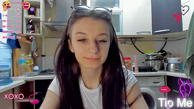 Snapshot of _Nika_Kik chatting on March 17, 1:50 pm Nika Kik online show from March 17, 1:50 pm