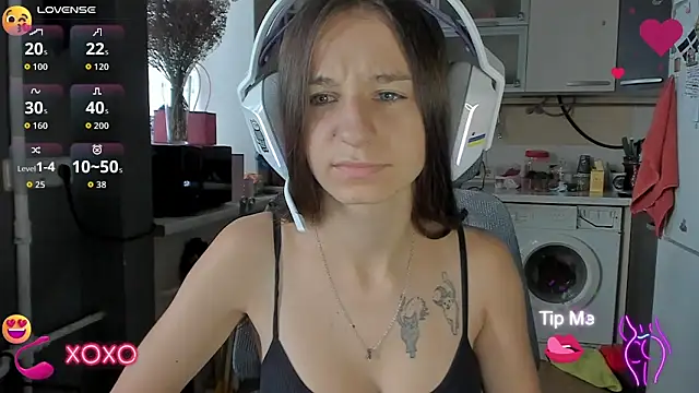 Snapshot of _Nika_Kik chatting on October 7, 12:02 pm Nika Kik online show from October 7, 12:02 pm