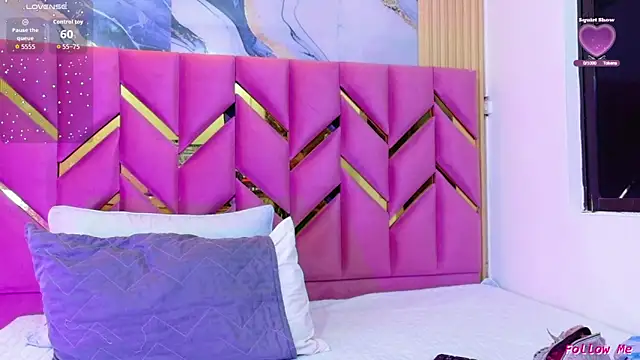 Snapshot of kinkyhousewifee chatting on August 1, 6:40 pm kinkyhousewifee online show from August 1, 6:40 pm