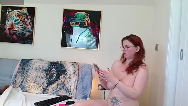 Snapshot of lou_roar chatting on May 9, 10:20 am lou roar online show from May 9, 10:20 am